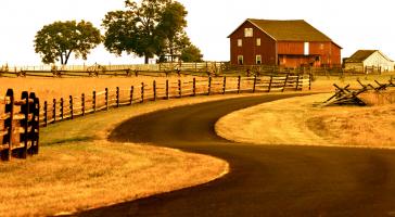 David Klingel Barn. Photograph by Dan Mangan